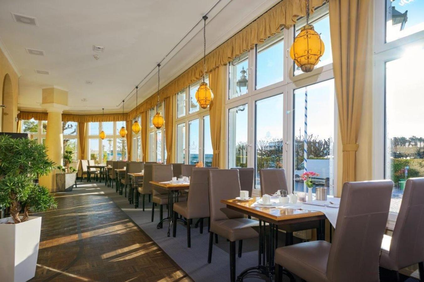 Strandhotel Luise Von Preussen Zinnowitz Buitenkant foto